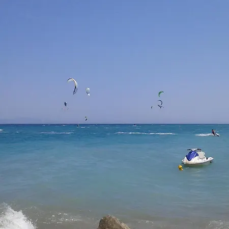 Nirvana Szálloda Theológosz